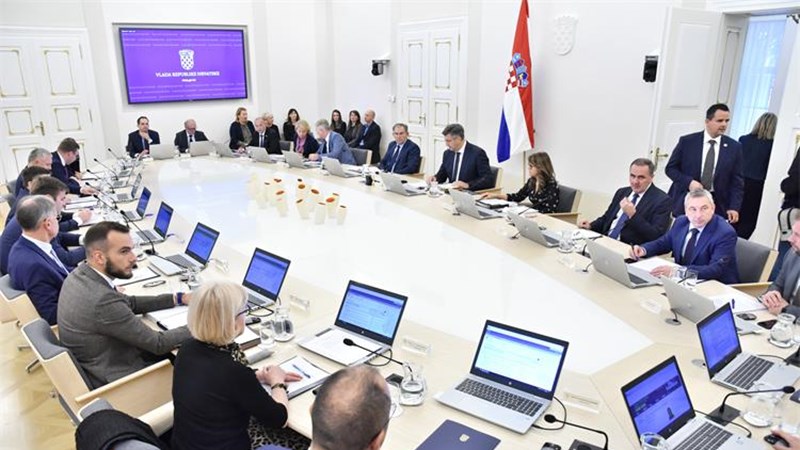 Vlada ne odustaje od poticanja dužeg ostanka u svijetu rada za one koji to žele